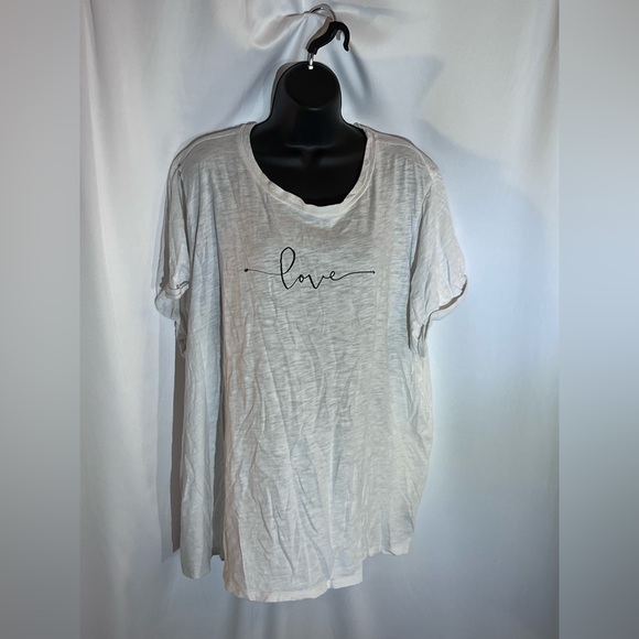 torrid Tops - White Torrid Size 3 "Love" T-Shirt